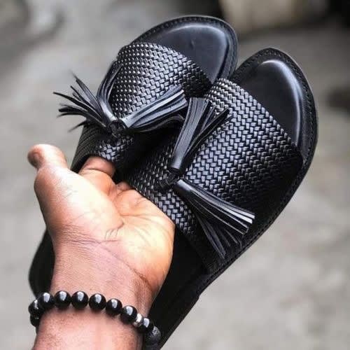 Tussle Footwear - Black