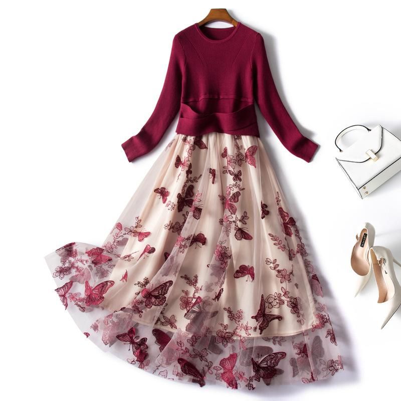 Europe-style boutique New Year knitted stitching mesh dress 2023 spring new slim embroidery dress