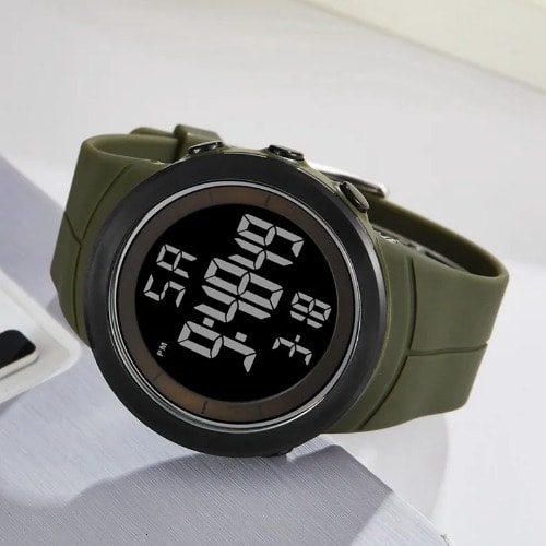 Classic Rubber Strap Men's Wrist Watch - Green