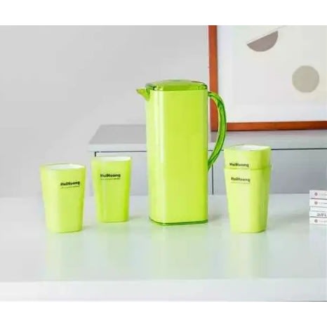 Double Wall 1500ml Plastic Water Jug with 4 Cups