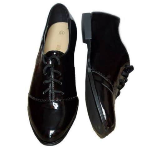 Ladies Lace-up Brogue Shoe