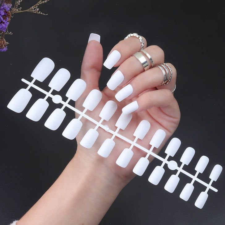 24Pcs Medium White Press On Design Fake Nails + Glue