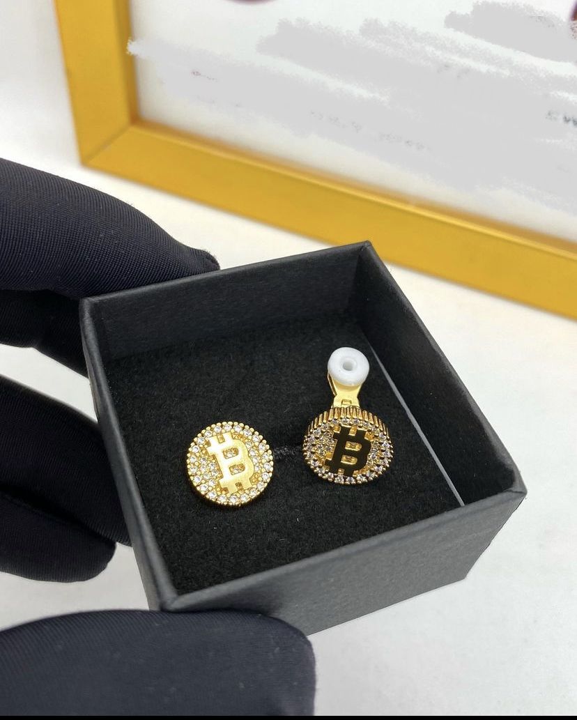 ONE PAIRS UNISEX ICE CLIP STUD EARRINGS