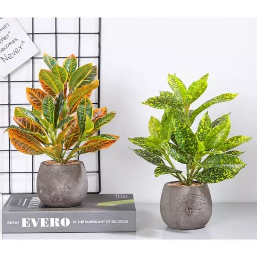 Ceramic Vase With Artificial Flowers - 20cm -2 Vases