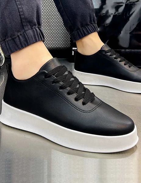 Comfortable Light Weighted Round Toe Sneakers