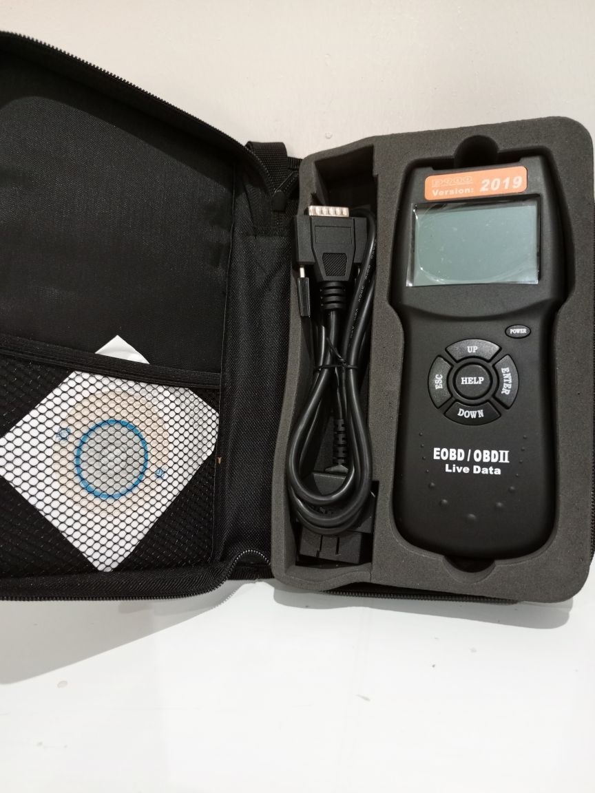 D900 OBD2 AUTO CAR DIAGNOSTIC SCANNER