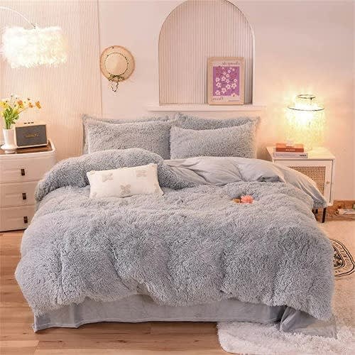 Bedding Collection Fur Duvet - Bedsheet + 4 Pillow Cases