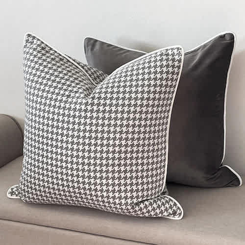 18 X 18 Inch 2pc Monochrome Decorative Throw Pillow