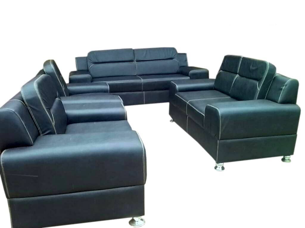 NY Settee.Black.Lagos Delivery Only +Free Ottoman