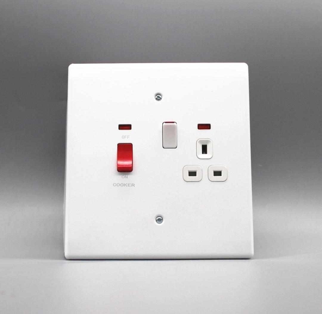 45Amp Cooker Unit 6 X 6 With A 13amp Plug Socket