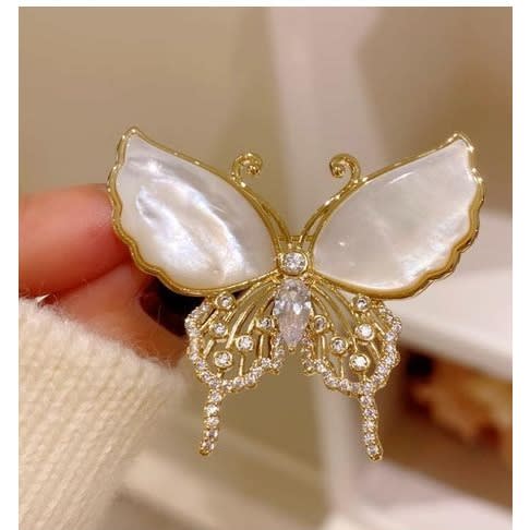 Fashionable Brooch Pin Bouquet - Women Brooch - Butterfly Design