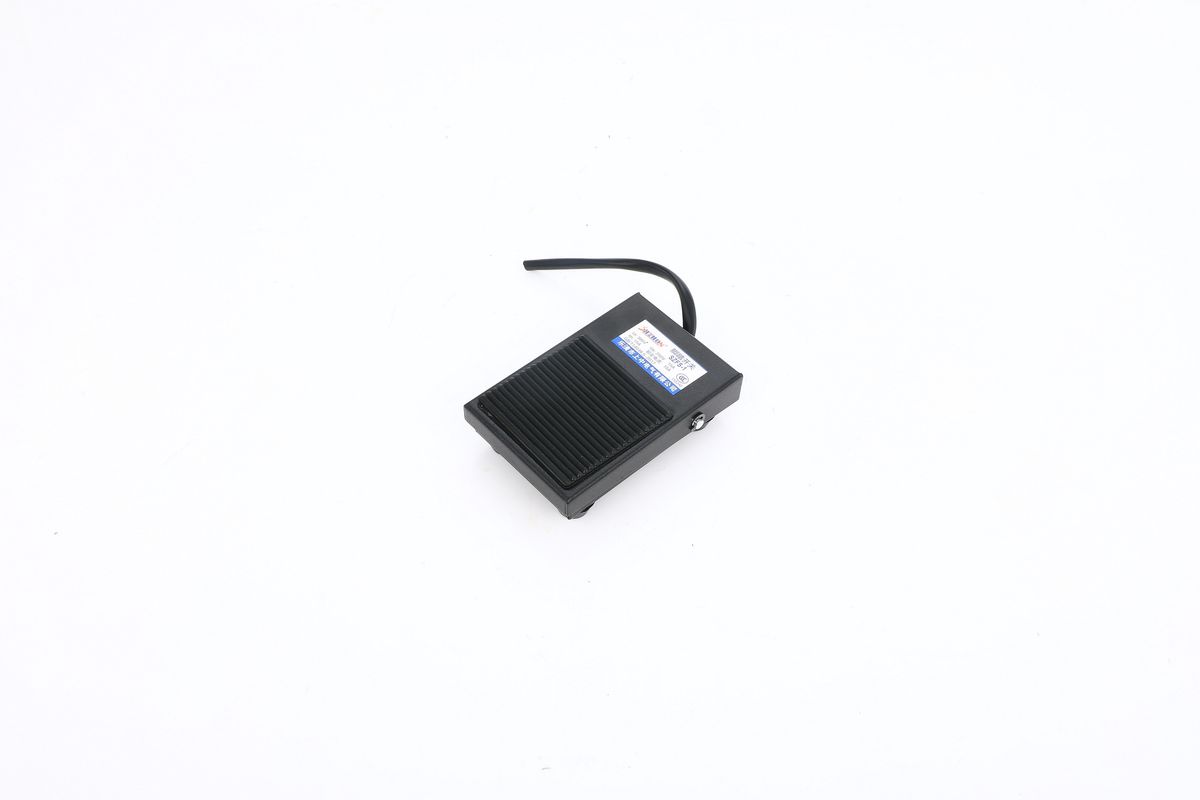 Foot Switch Pedal Switch Foot Pedal Switch With Wire 220V Foot Pedal Type CNC Machine Tool Bending Machine Punch FS-1