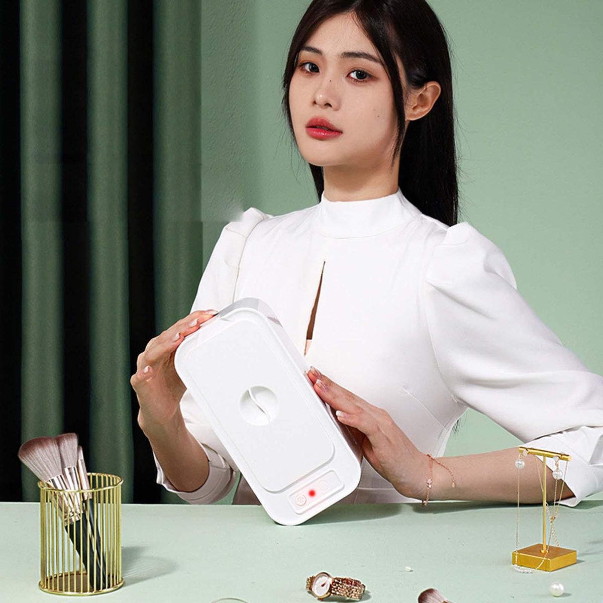 Cleaner High Frequency Vibration For Necklaces White