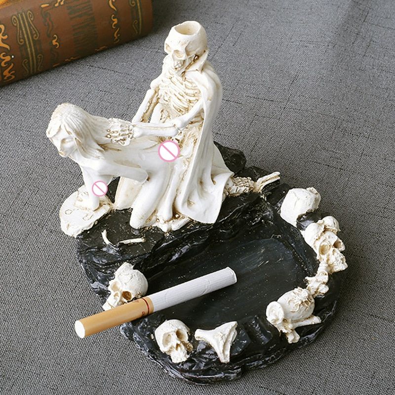 Funny Creative Skull Ashtray Beauty Personality Fashion Accessories Resin Ash Tray Home Decor Gifts Smoking Halloween Horror