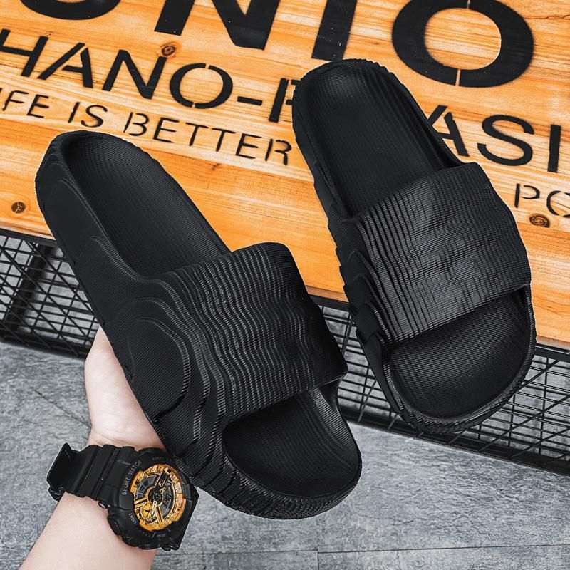 Classic Fashion Slide - Black