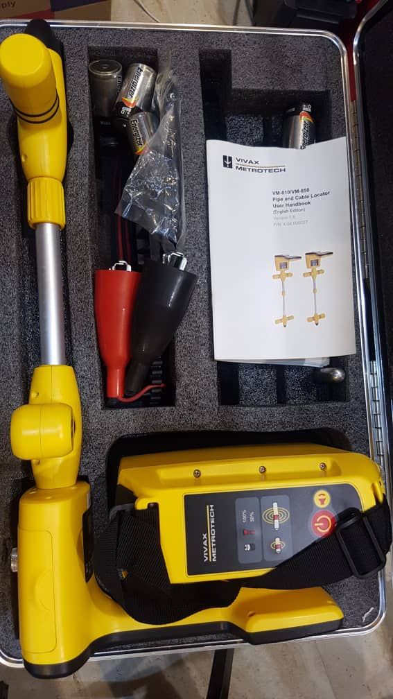 Underground Cable & Pipe Locator VM-810