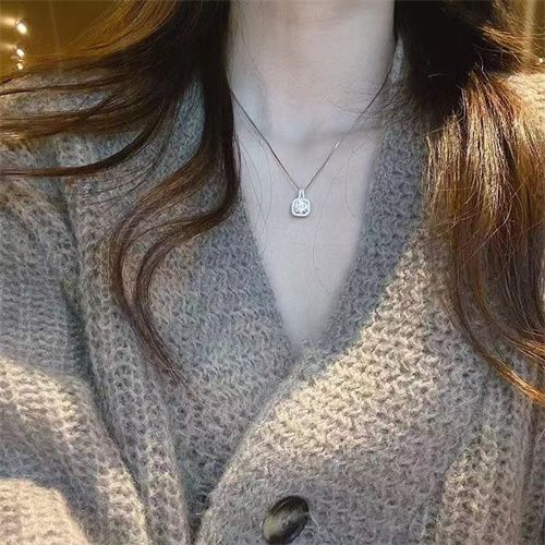 Crystal Pendant Collarbone Necklace