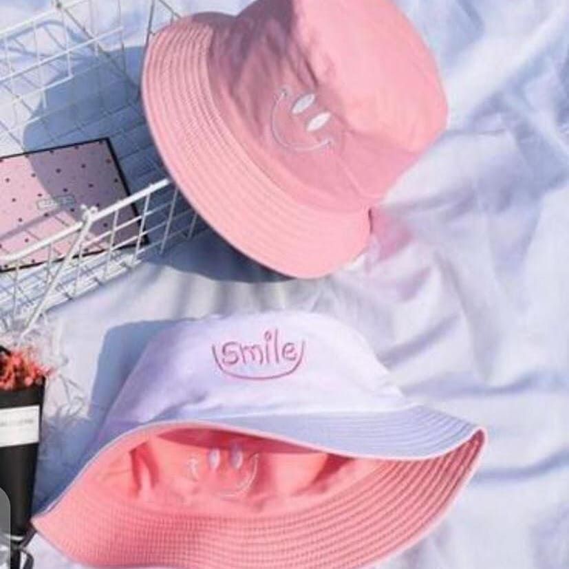 Smile Reversible Bucket Hat White And Pink