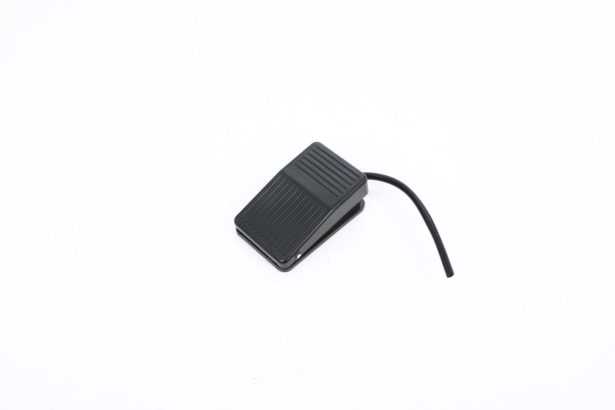 Foot Switch Pedal Switch Foot Pedal Switch With Wire 220V Foot Pedal Type CNC Machine Tool Bending Machine Punch FS-01