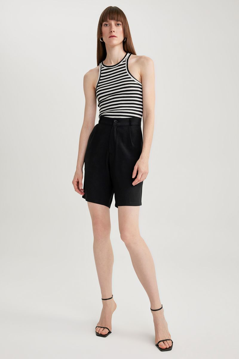 Woman Smart Casual Woven Short - Black