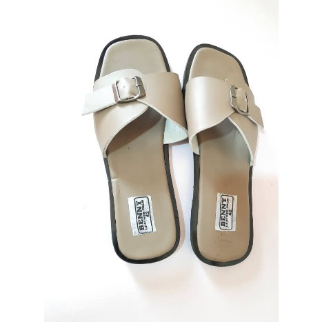 Women Flat Leather Slippers