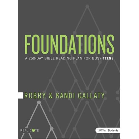 Foundations - Teen Devotional: A 260-day Bible Reading Plan For Busy Teens - Paper Back