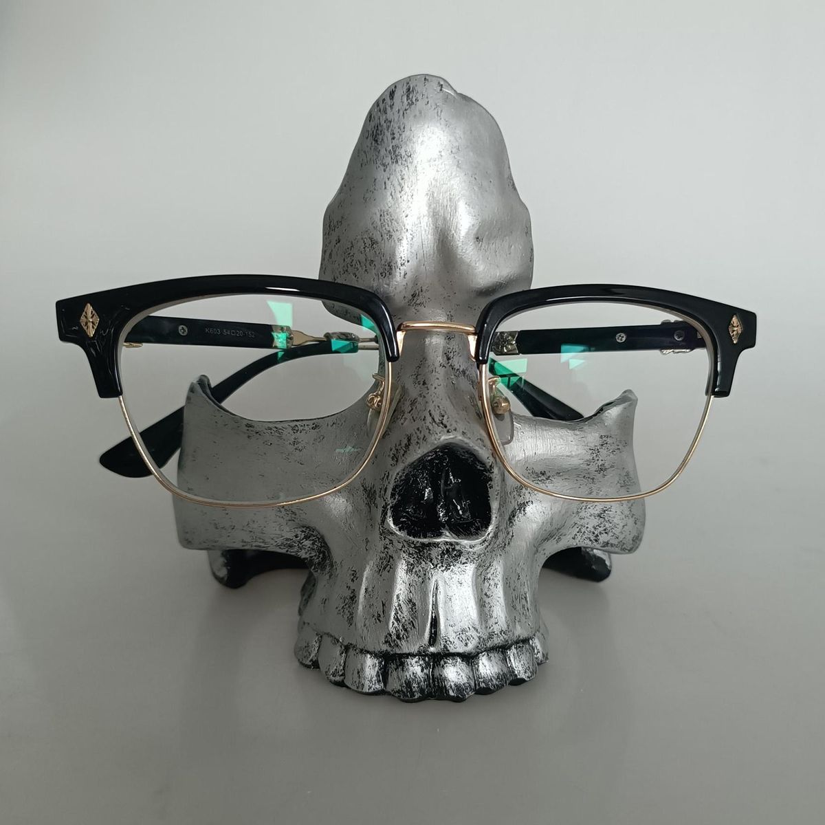 Glasses Stand Clear Carved Eyeglass Shelf Silver