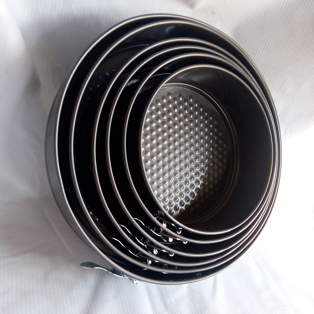 Round Shaped Baking  Pan / Cake Mold  - 6 Sets