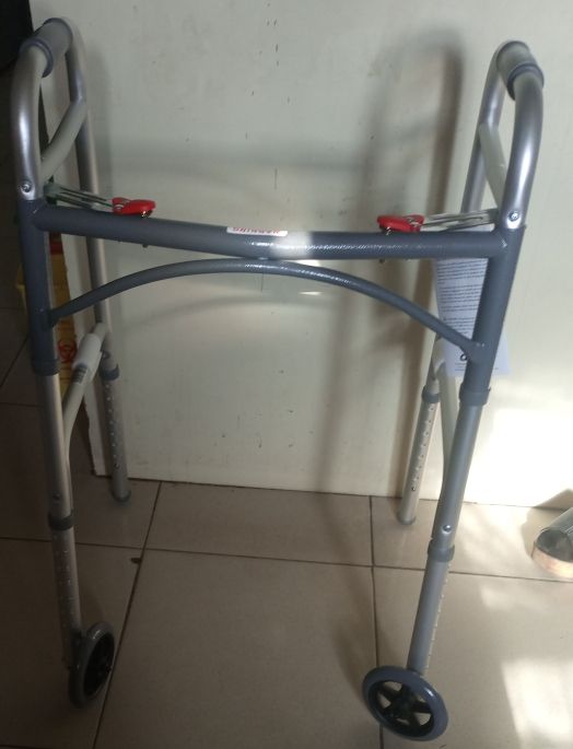 Adjustable Lightweight Walking Frame