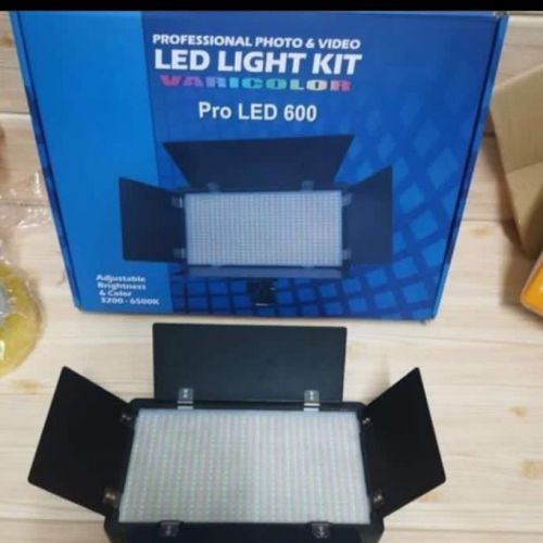 LED LIGHT KIT VARICOLOR + Pro LED 600