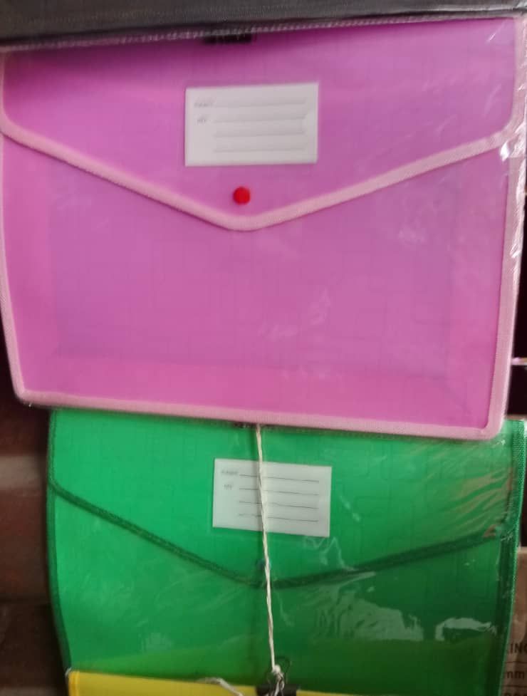 2pcs -Strong Plastic Document Folder, Can Take 500 Sheets