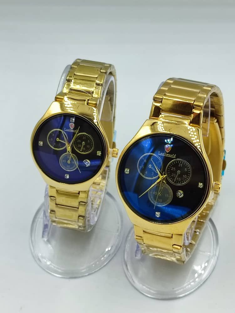 Classy Sophisticated Gold Wristwatch For Couple