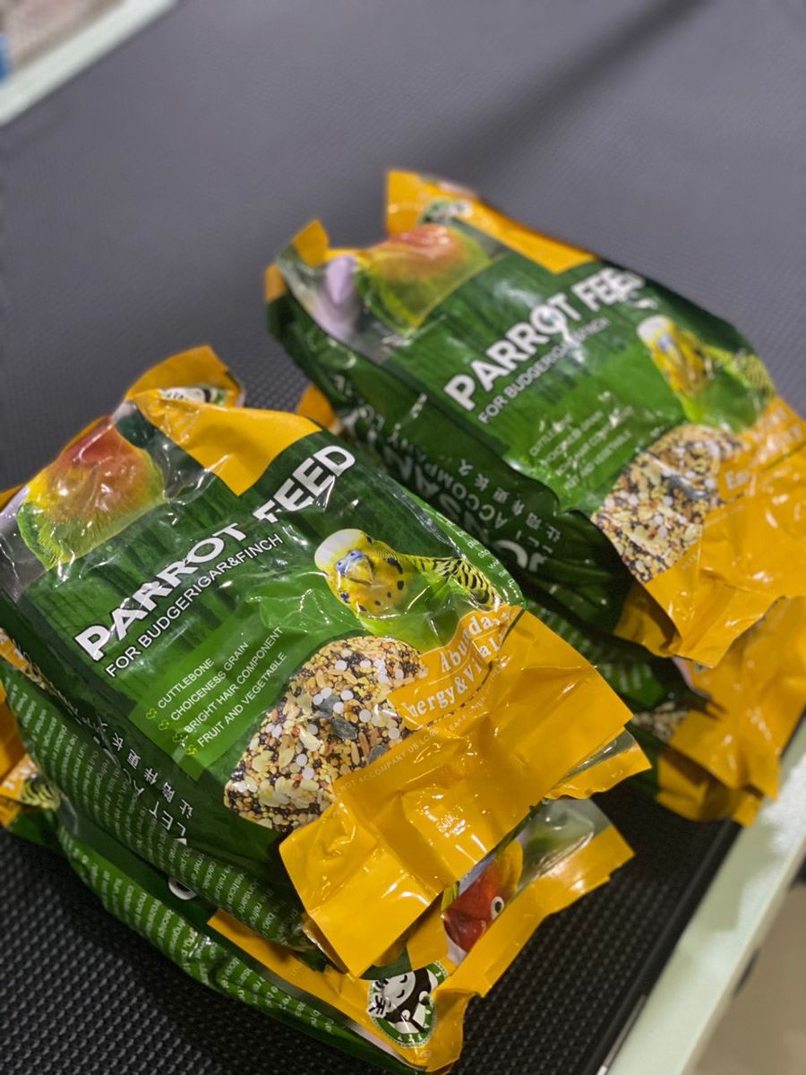 Parrot Feed