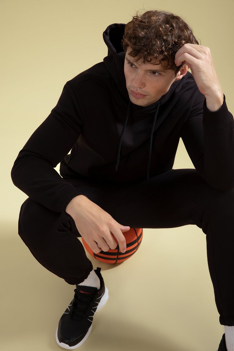 Man Knitted Standart Fit Sweatshirt -Black