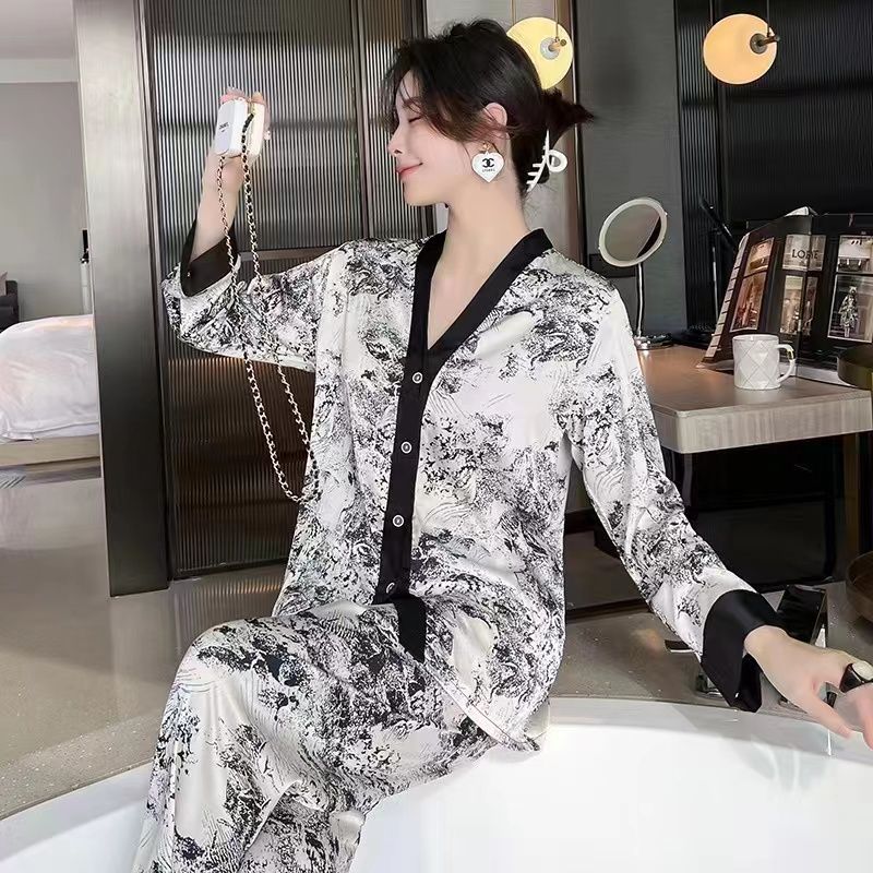 Ladies Beautiful New Design Wear -Top And Trouser