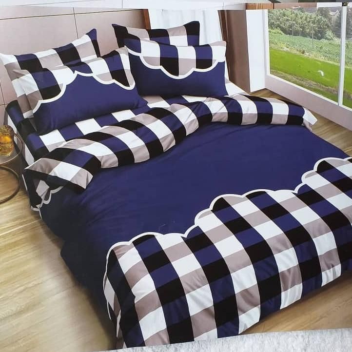 Unique Checkered Pattern Cotton Bed Spread With Pillowcases