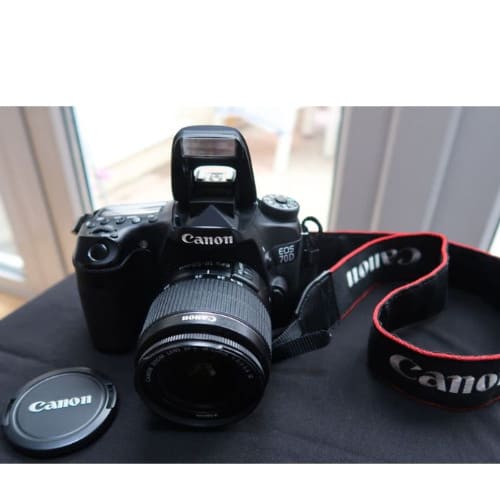 Eos 70d Camera + 18 - 135mm Lens