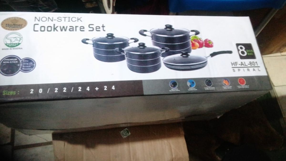 3 Sets Of Non-sticky Pots And 1 Sauce Pan.