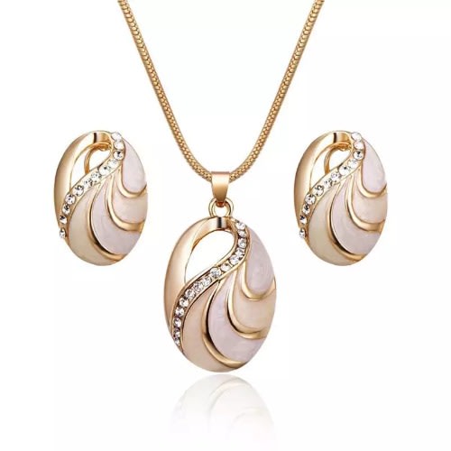 Shell Shaped Necklace And Earring Set