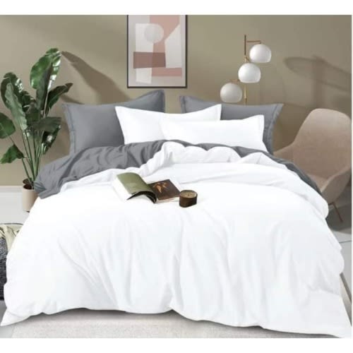 Bedsheet duvet And Four Pillowcases ash and white