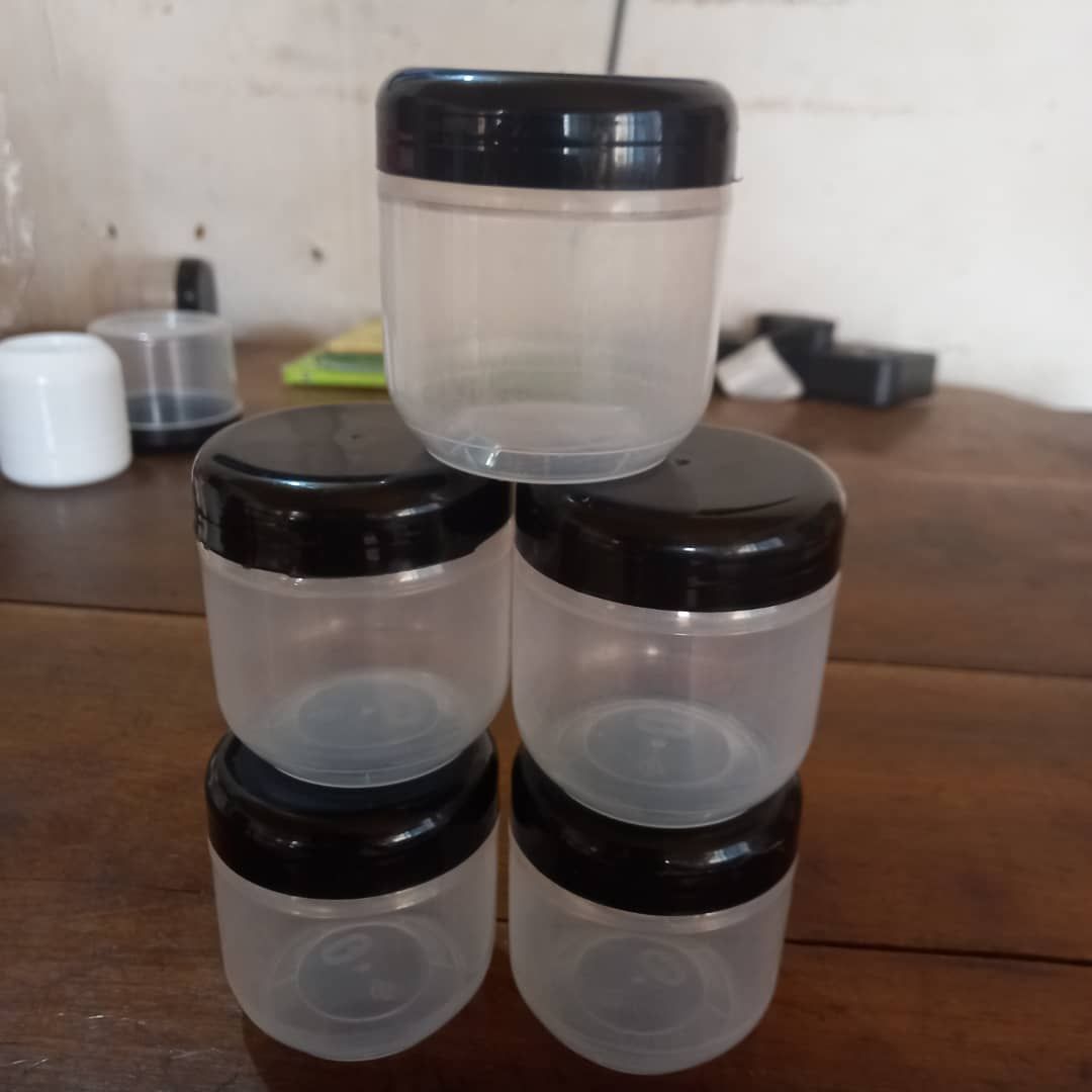 150ml Cosmetics Empty Plastic Jars/ Containers