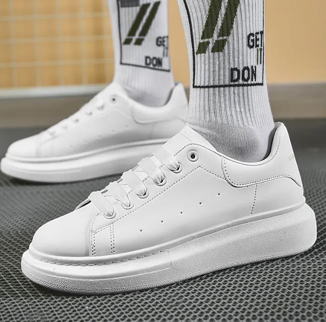 Classic Stylish Unisex Sex Shoes: Sneaker/canvas.
