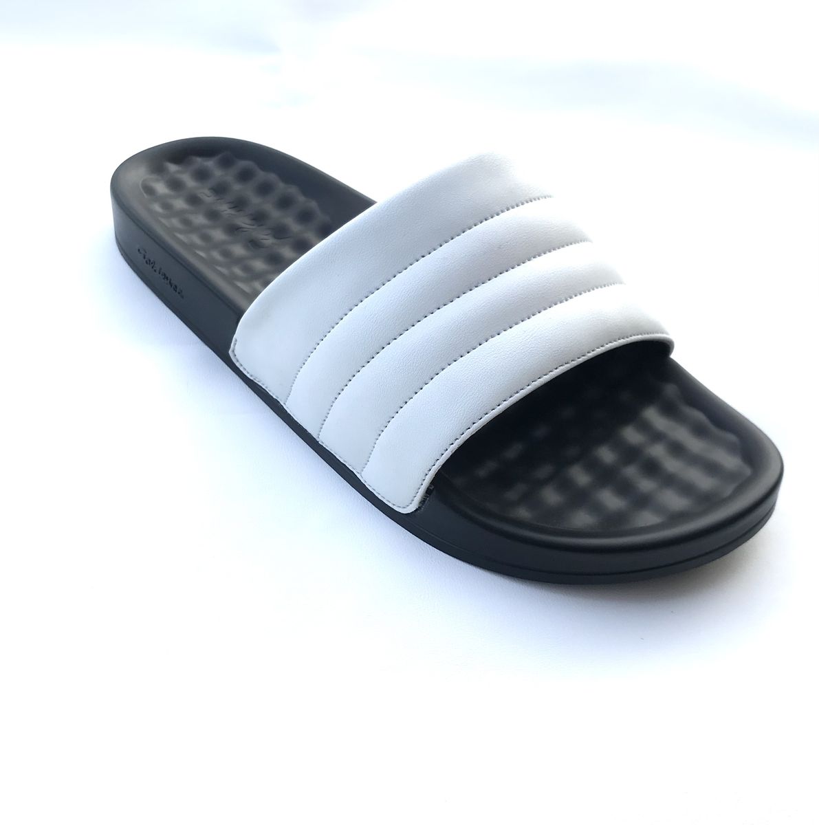 Trendy (Unisex) Slide Summer Slippers - White