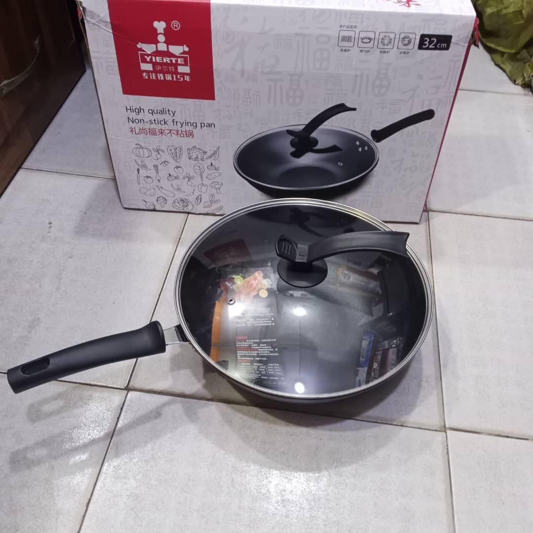 Non-Stick Frying Pan With Glass Lid - Black