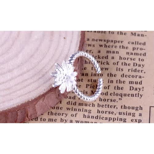 Adjustable Size Silver Ring For Women Daisy Flower Ring 21kg