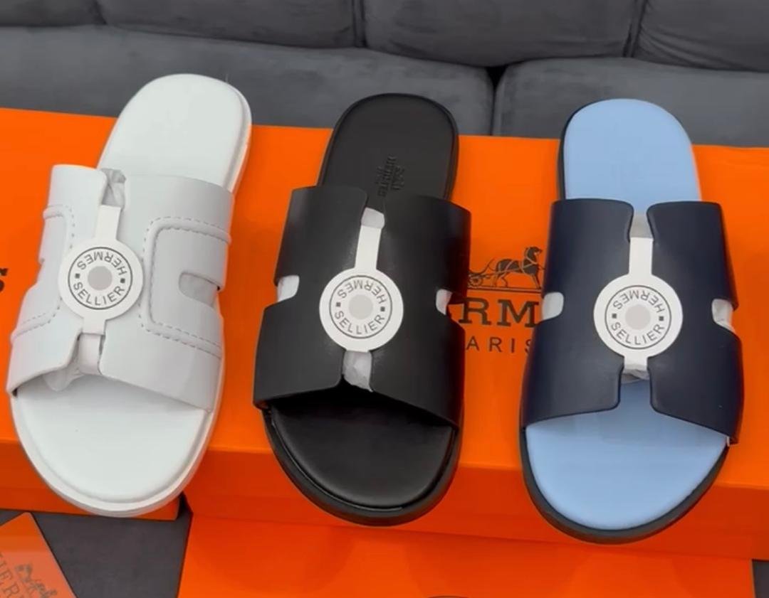 ORIGINAL HERMES MEN LEATHER SLIPPERS.
