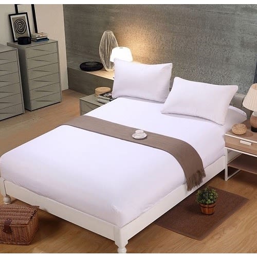100% Plain Cotton Bedsheet And Pillowcases - White