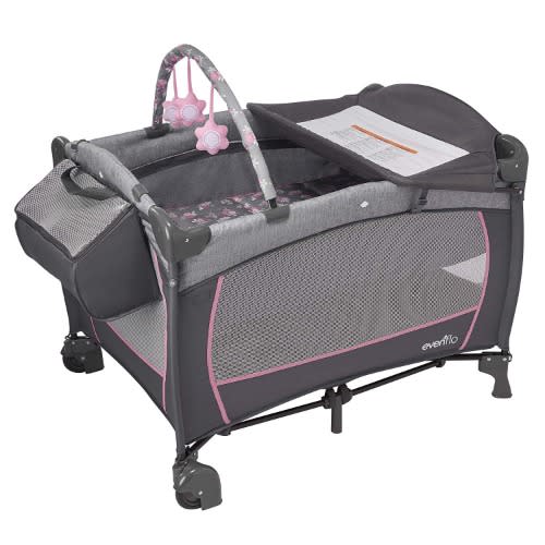 Evenflo Portable Babysuite Dlx Playard Poppy