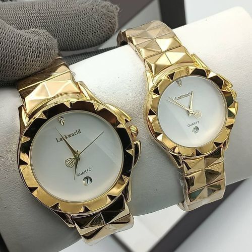 Stylish Non Fading Gold Wristwatch For Sweet Couples