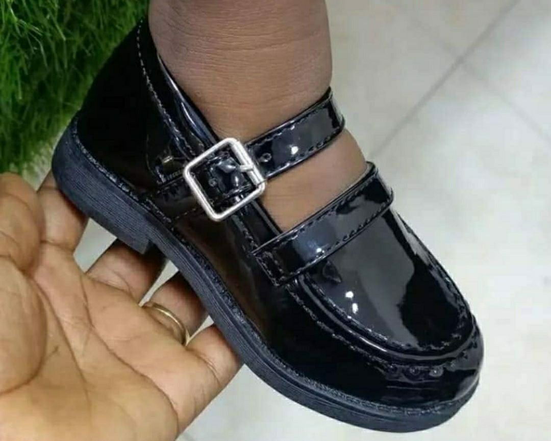 Girl's Patent Leather Buckle Shoe
